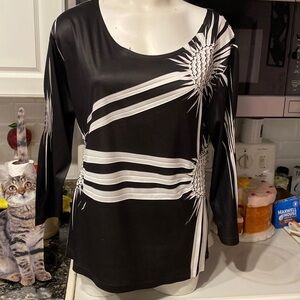 Z womens Appraisal stretch 3/4 sleeve regular size top size L.  EUC